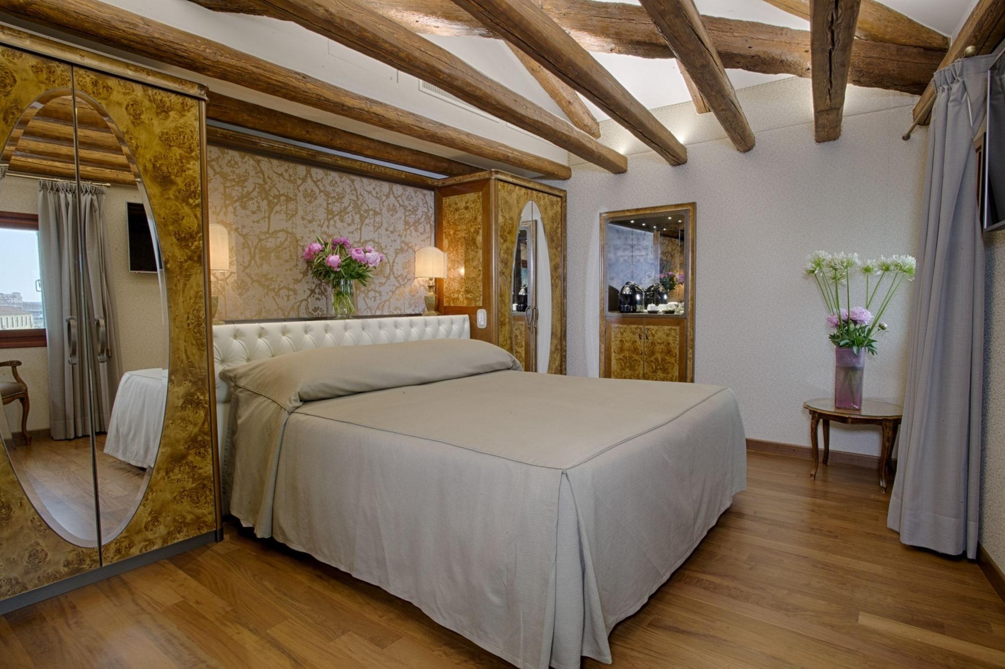 Hotel Santa Chiara Venezia Esterno foto